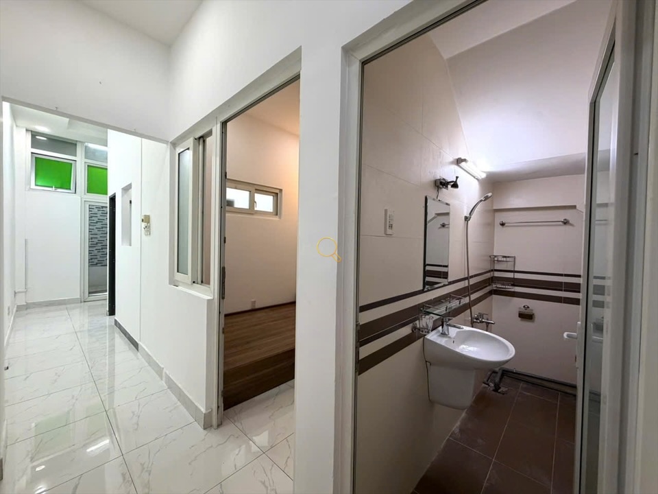 2-bedroom apartment on Nguyễn Gia Trí, Binh Thanh District